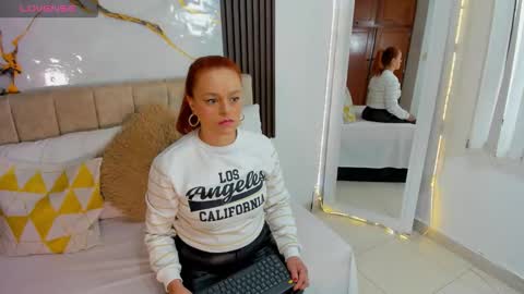 Snapshot of cristalwalker__ chatting on 05-23-26, 12:09 cristal walker online show from 05-23-26, 12:09