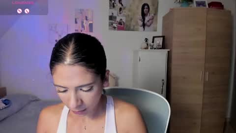 Snapshot of cristamunez chatting on 04-22-26, 03:20 veronika online show from 04-22-26, 03:20