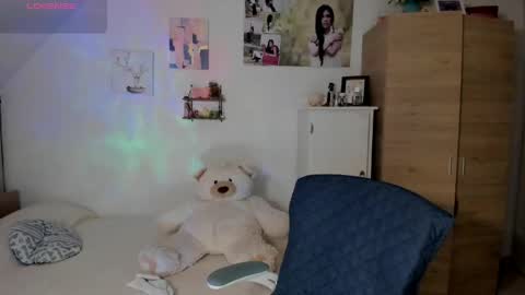 Snapshot of cristamunez chatting on 04-29-26, 03:10 veronika online show from 04-29-26, 03:10