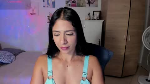 Snapshot of cristamunez chatting on 05-14-26, 01:01 veronika online show from 05-14-26, 01:01