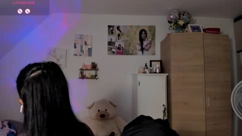 Snapshot of cristamunez chatting on 05-20-26, 02:07 veronika online show from 05-20-26, 02:07