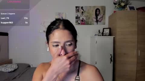 Snapshot of cristamunez chatting on 05-28-26, 03:26 veronika online show from 05-28-26, 03:26