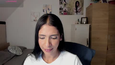 Snapshot of cristamunez chatting on 05-29-26, 02:42 veronika online show from 05-29-26, 02:42