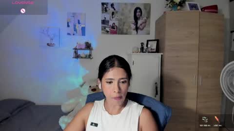 Snapshot of cristamunez chatting on 06-10-26, 02:12 veronika online show from 06-10-26, 02:12