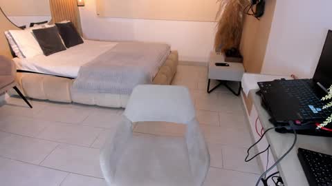 Cristian  online show from 02-08-25, 02:49