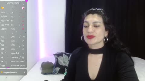 Cristina online show from 12-29-24, 10:57