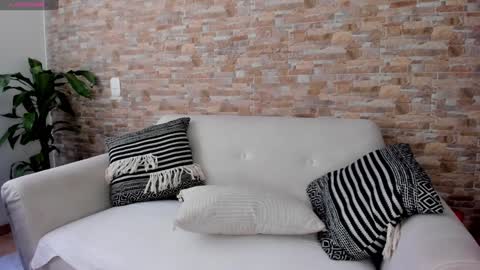 Snapshot of cristina_fernando chatting on 12-13-24, 08:04 soycriss online show from 12-13-24, 08:04