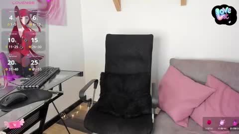 Snapshot of cristina_fernando chatting on 02-12-25, 11:41 soycriss online show from 02-12-25, 11:41