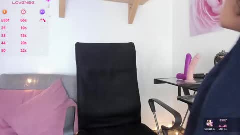 Snapshot of cristina_fernando chatting on 02-20-25, 08:58 soycriss online show from 02-20-25, 08:58