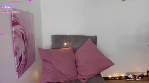 Snapshot of cristina_fernando chatting on 02-21-25, 09:22 soycriss online show from 02-21-25, 09:22