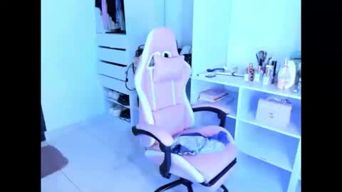 Snapshot of cristinasweet7 chatting on 03-17-26, 11:52 cristinasweet7 online show from 03-17-26, 11:52