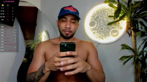 Snapshot of cristobal12cock chatting on 02-22-26, 05:22 Cristian online show from 02-22-26, 05:22