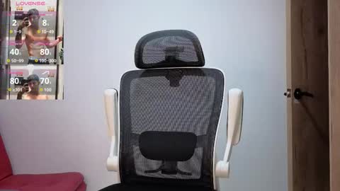 Snapshot of cristopher23_ chatting on 12-22-25, 11:02 cristopher23 online show from 12-22-25, 11:02