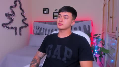Snapshot of cristopher_strong chatting on 12-18-24, 12:51 Cristopher online show from 12-18-24, 12:51