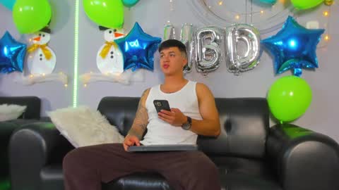 Snapshot of cristopher_strong chatting on 12-30-24, 12:42 Cristopher online show from 12-30-24, 12:42