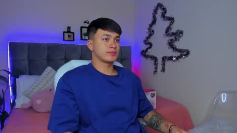 Snapshot of cristopher_strong chatting on 01-08-25, 12:26 Cristopher online show from 01-08-25, 12:26