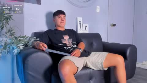 Snapshot of cristopher_strong chatting on 09-29-25, 12:21 Cristopher online show from 09-29-25, 12:21