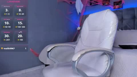 Snapshot of cristopher_strong chatting on 10-12-25, 11:53 Cristopher online show from 10-12-25, 11:53