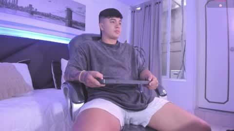 Cristopher online show from 12-20-25, 03:08