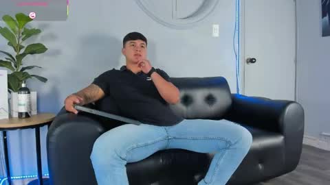 Snapshot of cristopher_strong chatting on 04-22-26, 11:23 Cristopher online show from 04-22-26, 11:23