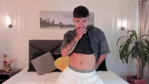 Snapshot of cristopher_strong chatting on 05-01-26, 01:26 Cristopher online show from 05-01-26, 01:26