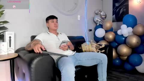 Snapshot of cristopher_strong chatting on 05-22-26, 01:06 Cristopher online show from 05-22-26, 01:06