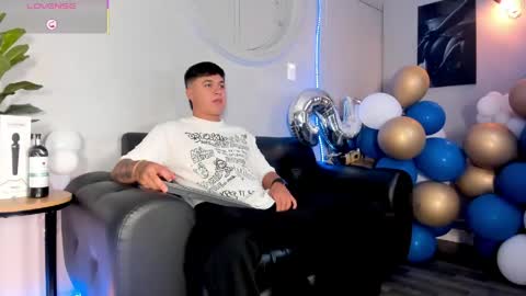 Snapshot of cristopher_strong chatting on 05-23-26, 01:26 Cristopher online show from 05-23-26, 01:26