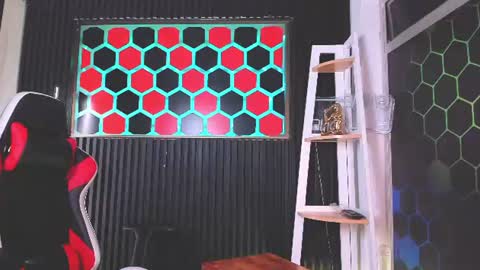 Snapshot of cristopher_wild chatting on 06-18-26, 08:46 Cristopher online show from 06-18-26, 08:46