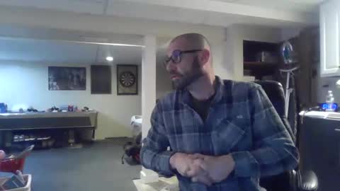 Snapshot of crm400 chatting on 04-26-26, 01:47 billybasement online show from 04-26-26, 01:47