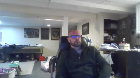 Snapshot of crm400 chatting on 05-17-26, 04:21 billybasement online show from 05-17-26, 04:21