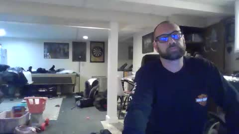 Snapshot of crm400 chatting on 05-23-26, 01:00 billybasement online show from 05-23-26, 01:00