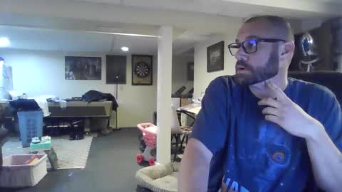 Snapshot of crm400 chatting on 05-24-26, 01:54 billybasement online show from 05-24-26, 01:54