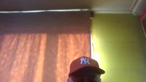 Snapshot of crmperez chatting on 05-31-26, 08:21 crmperez online show from 05-31-26, 08:21