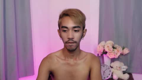 Snapshot of crocodale chatting on 10-31-25, 02:40 crocodale online show from 10-31-25, 02:40