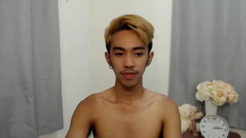 Snapshot of crocodale chatting on 11-22-25, 10:47 crocodale online show from 11-22-25, 10:47