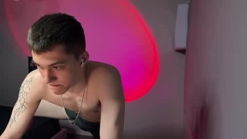 cronck52 online show from 04-16-26, 09:39