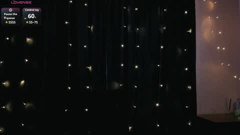 Snapshot of cross_the_line chatting on 01-15-25, 07:48 xx Amina xx online show from 01-15-25, 07:48