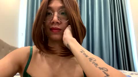 Snapshot of crossdresseranna chatting on 05-29-26, 03:37 Anna online show from 05-29-26, 03:37