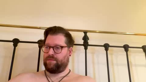 crouchendtiger online show from 11-26-25, 11:22