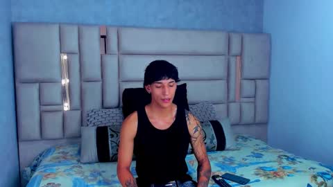 Snapshot of croy_myer chatting on 03-09-26, 08:35 Croy online show from 03-09-26, 08:35