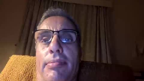 Snapshot of crucut80 chatting on 01-12-25, 10:54 Crucut online show from 01-12-25, 10:54