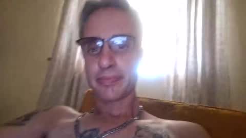 Snapshot of crucut80 chatting on 01-22-25, 09:46 Crucut online show from 01-22-25, 09:46