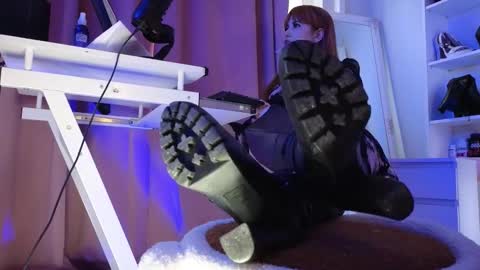 Cruel Siren online show from 12-14-25, 07:25