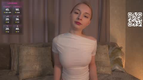 Snapshot of cruelcutie chatting on 11-26-25, 09:43 Rina online show from 11-26-25, 09:43