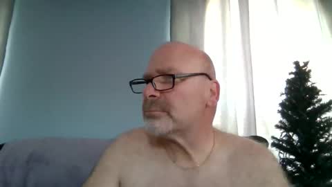 Snapshot of cruising_guy chatting on 05-17-26, 12:34 fun guy online show from 05-17-26, 12:34