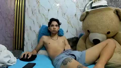 Snapshot of cruzito_hot_x21 chatting on 07-28-26, 03:32 cruzito_hot_x21 online show from 07-28-26, 03:32