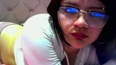 Snapshot of crystal0107 chatting on 03-25-26, 05:02 crystal0107 online show from 03-25-26, 05:02