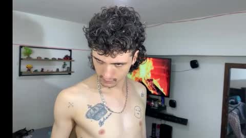 Snapshot of crystal5358 chatting on 12-21-25, 10:28 crystal5358 online show from 12-21-25, 10:28