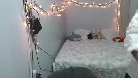 Snapshot of crystal_1991 chatting on 09-13-25, 04:01 CRYSTAL 1991 online show from 09-13-25, 04:01