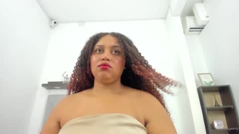 crystal_butterfly1 online show from 01-10-25, 05:34